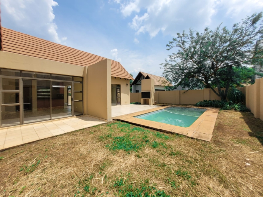 To Let 3 Bedroom Property for Rent in Kosmos North West